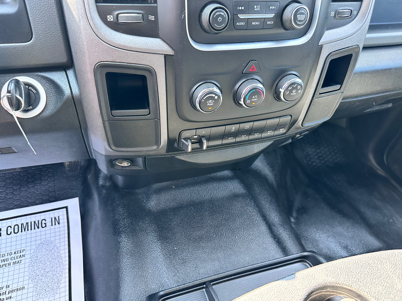 RAM 2500 Tradesman 4x2 Crew Cab 8' Box 2018 RAM 2500 Tradesman 4x2 Crew Cab 8' Box 2018