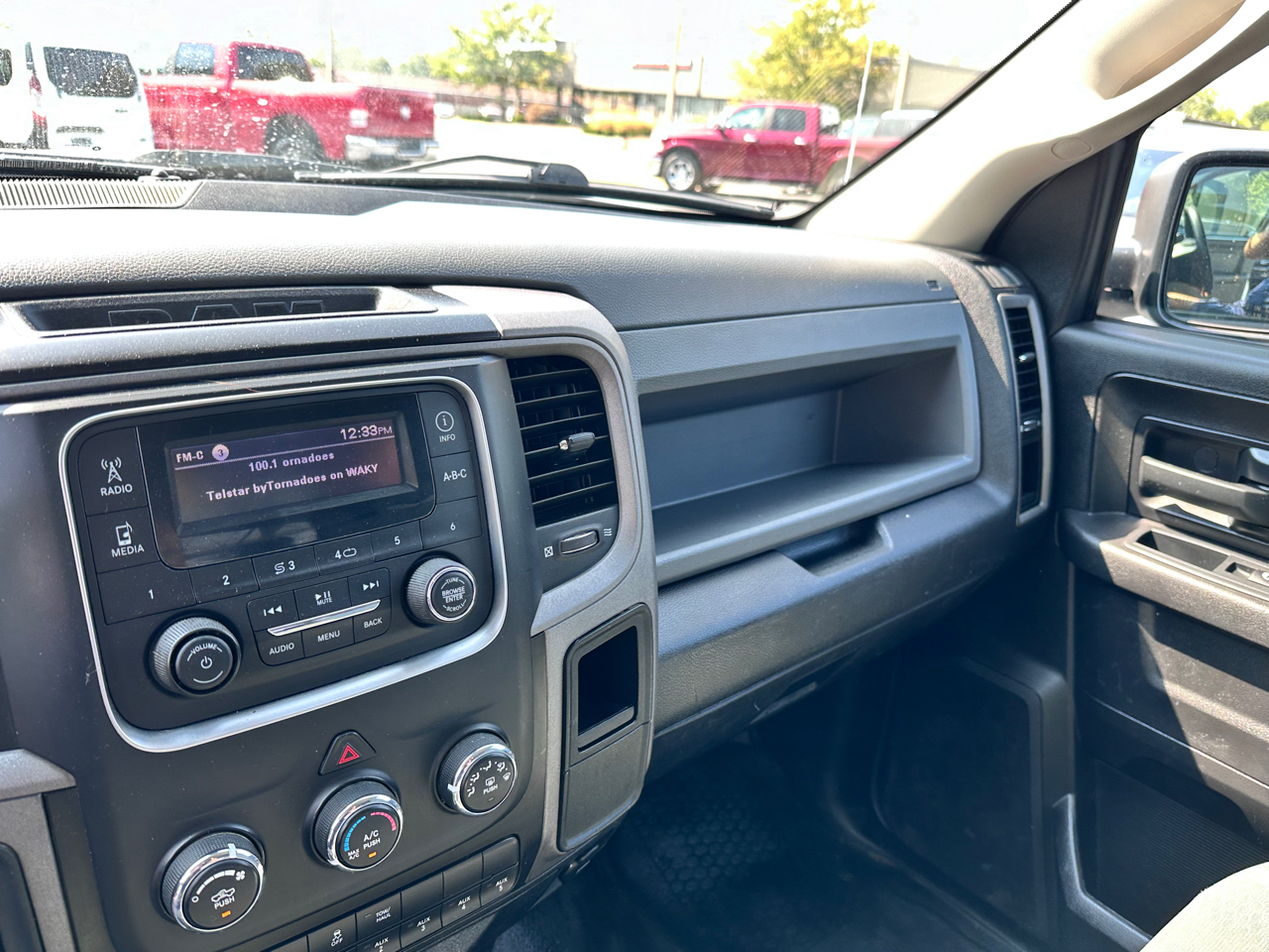 RAM 2500 Tradesman 4x2 Crew Cab 8' Box 2018 RAM 2500 Tradesman 4x2 Crew Cab 8' Box 2018