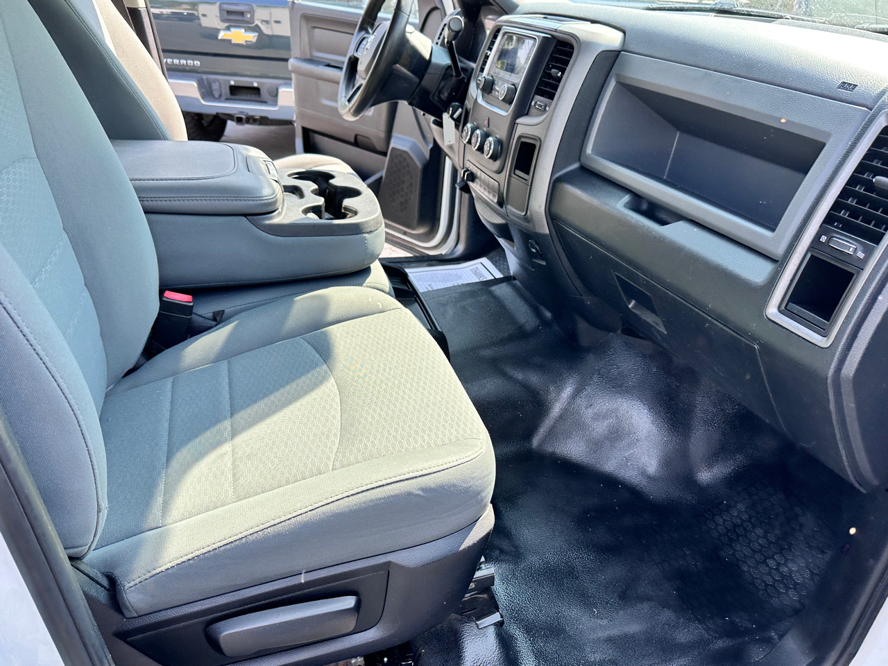 RAM 2500 Tradesman 4x2 Crew Cab 8' Box 2018 RAM 2500 Tradesman 4x2 Crew Cab 8' Box 2018