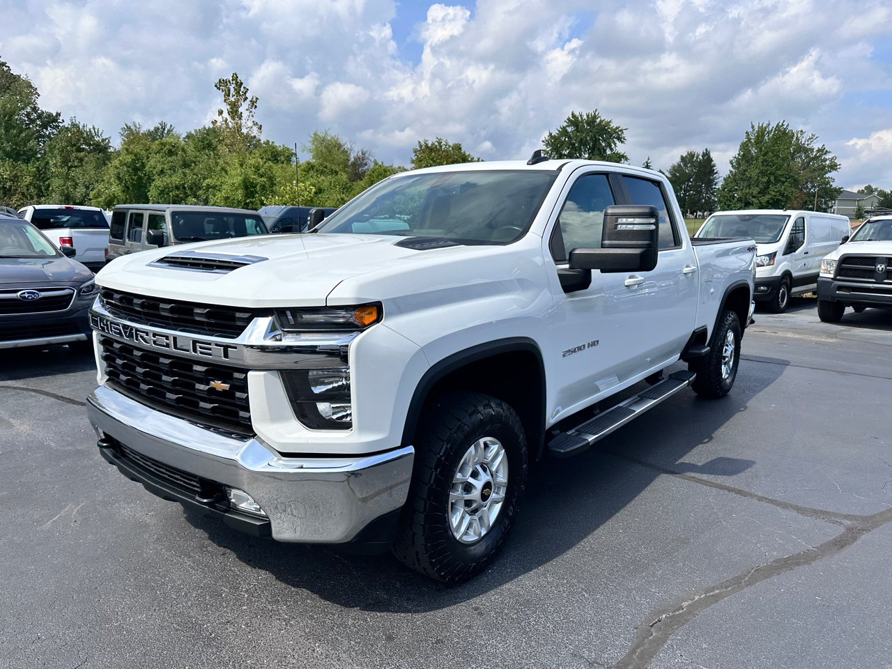 2020 Chevrolet Silverado 2500HD LT photo 3