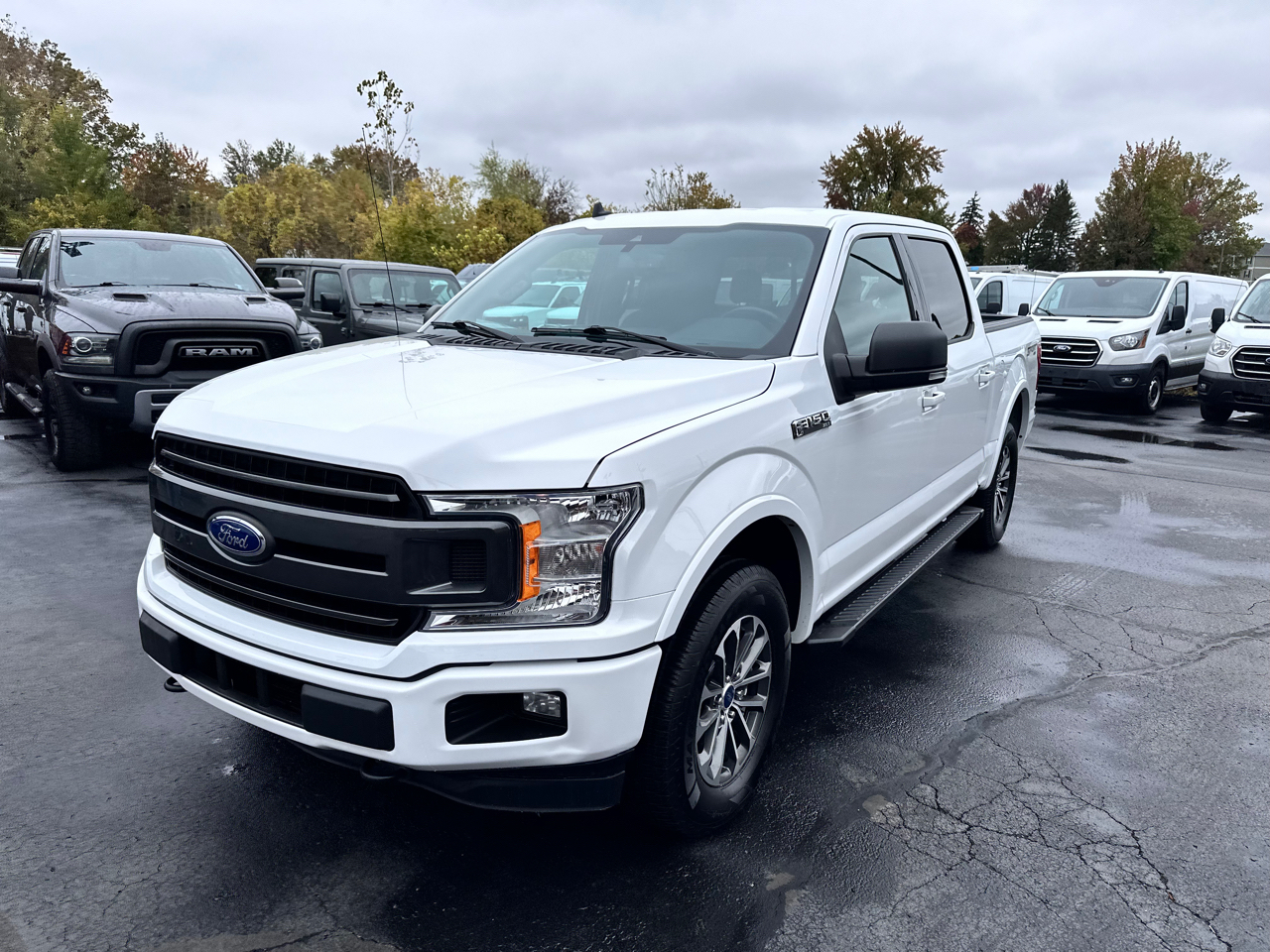 Ford F-150 XLT 4WD SuperCrew 5.5' Box 2019 Ford F-150 XLT 4WD SuperCrew 5.5' Box 2019