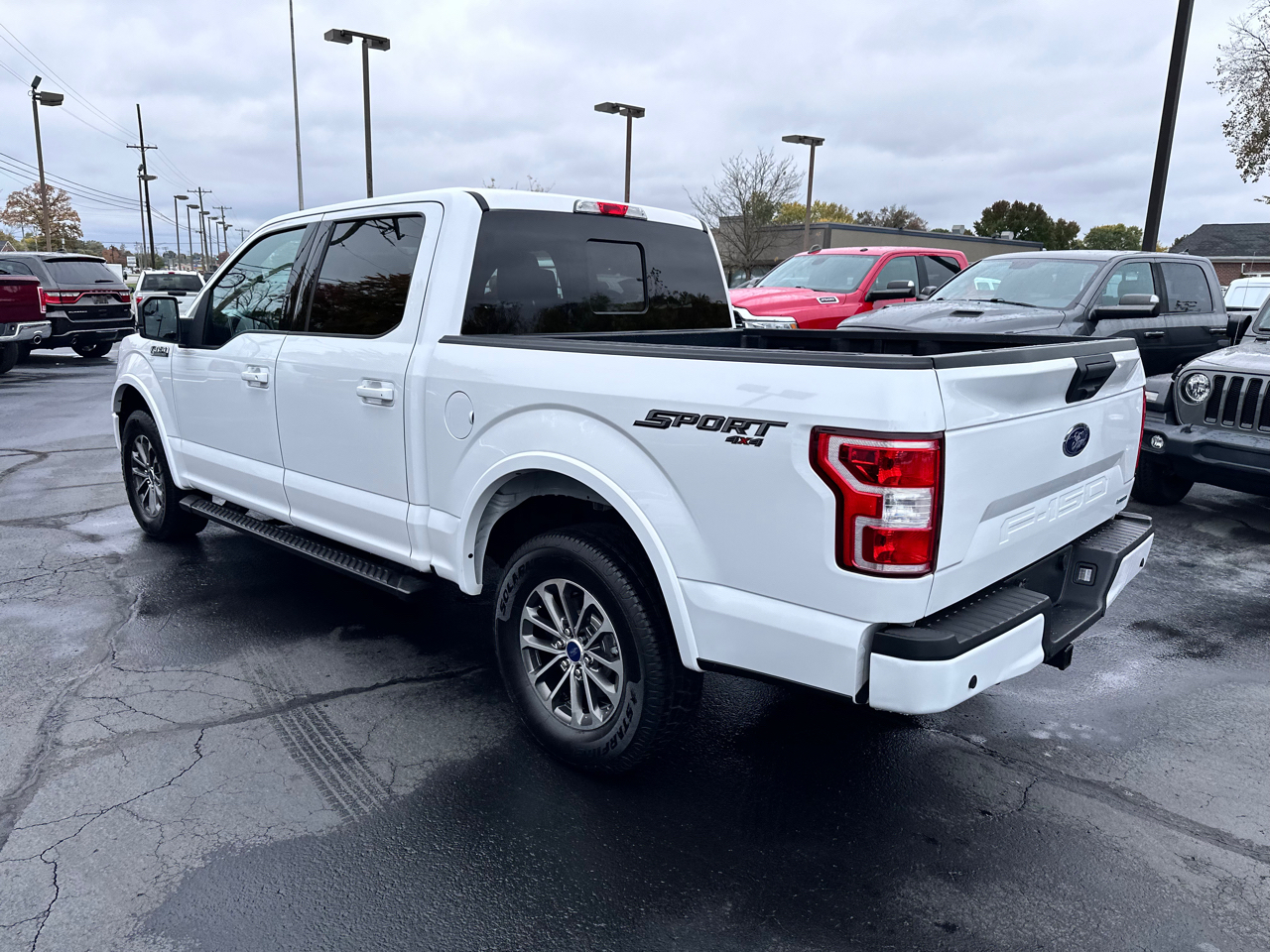 Ford F-150 XLT 4WD SuperCrew 5.5' Box 2019 Ford F-150 XLT 4WD SuperCrew 5.5' Box 2019