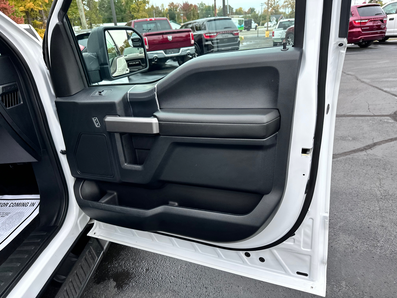 Ford F-150 XLT 4WD SuperCrew 5.5' Box 2019 Ford F-150 XLT 4WD SuperCrew 5.5' Box 2019