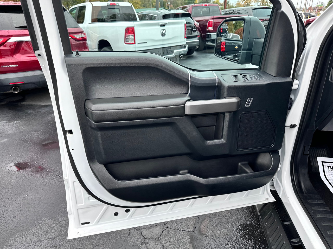 Ford F-150 XLT 4WD SuperCrew 5.5' Box 2019 Ford F-150 XLT 4WD SuperCrew 5.5' Box 2019