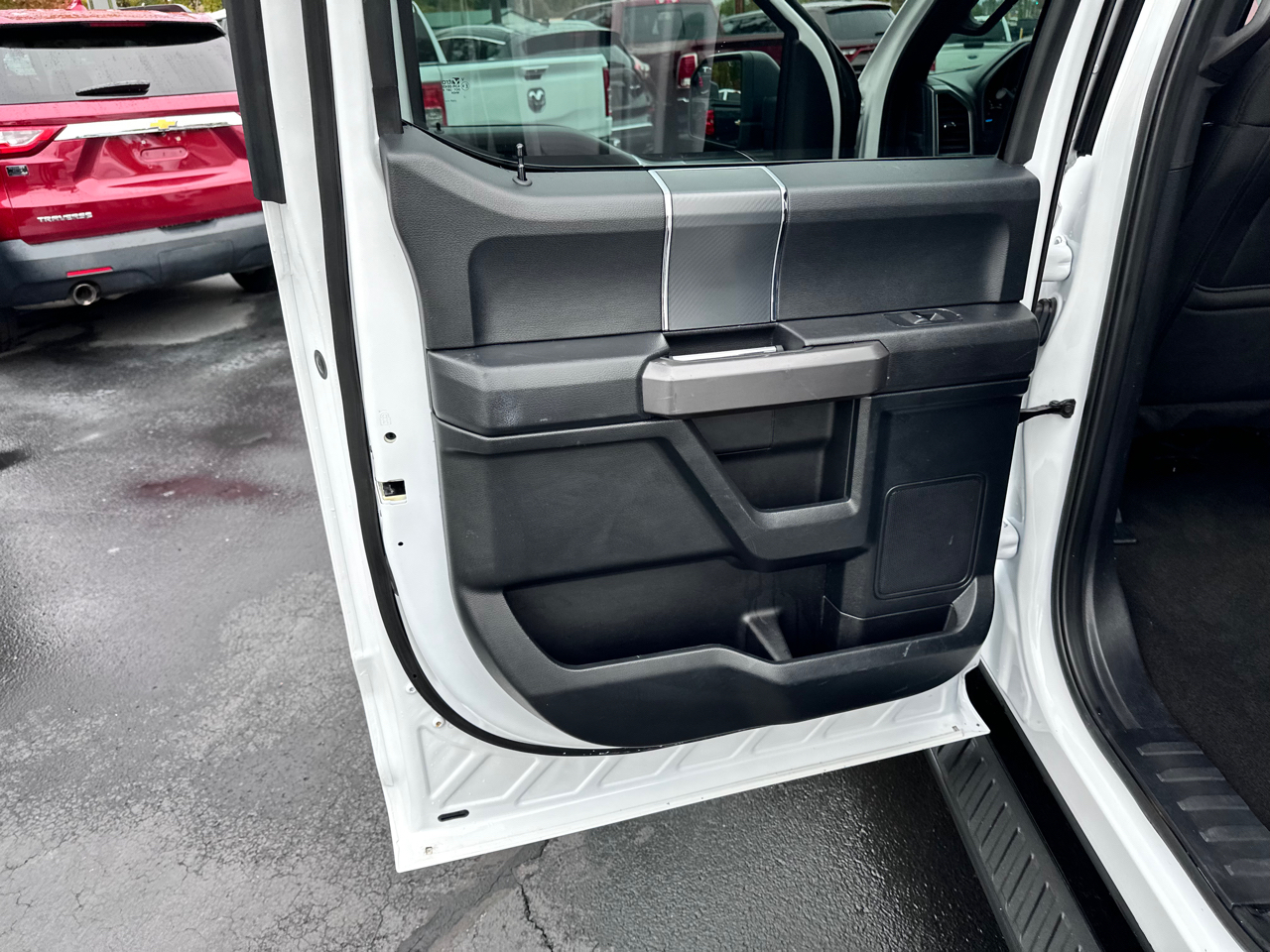 Ford F-150 XLT 4WD SuperCrew 5.5' Box 2019 Ford F-150 XLT 4WD SuperCrew 5.5' Box 2019