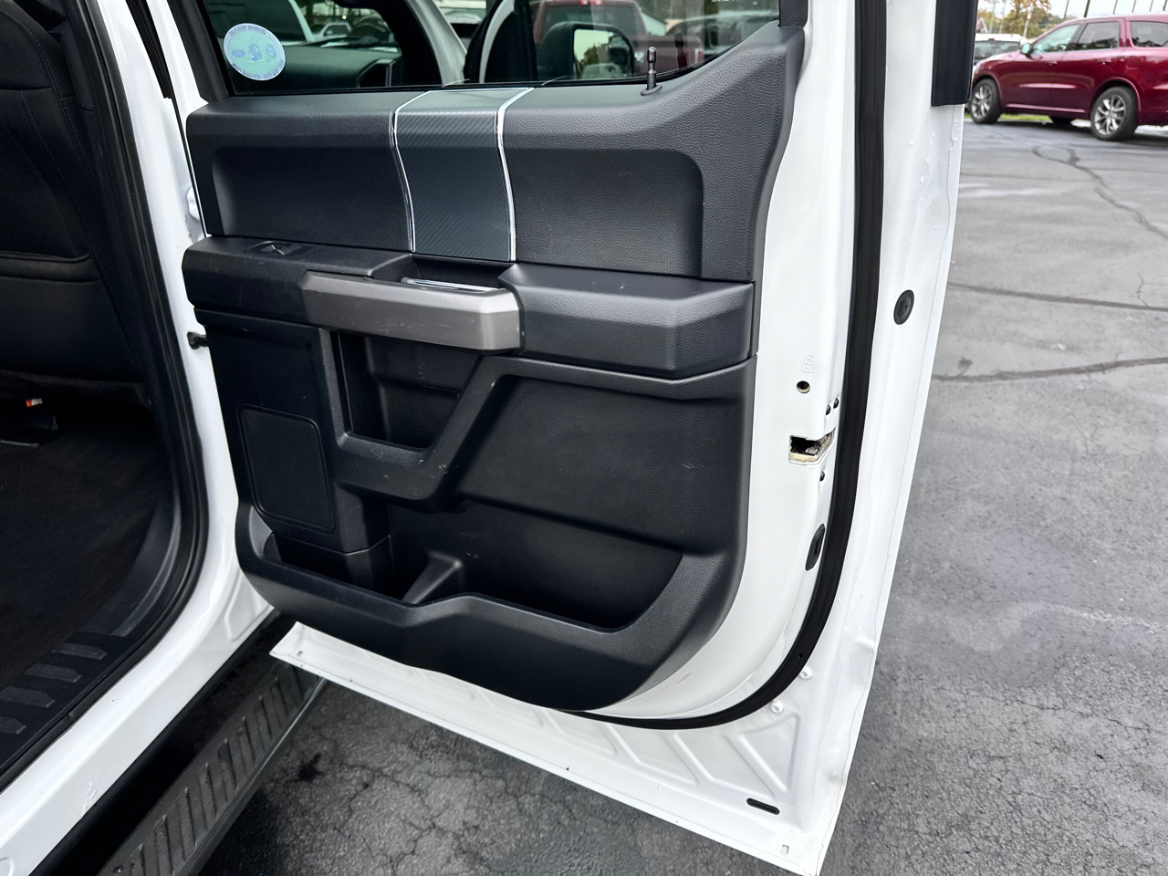 Ford F-150 XLT 4WD SuperCrew 5.5' Box 2019 Ford F-150 XLT 4WD SuperCrew 5.5' Box 2019