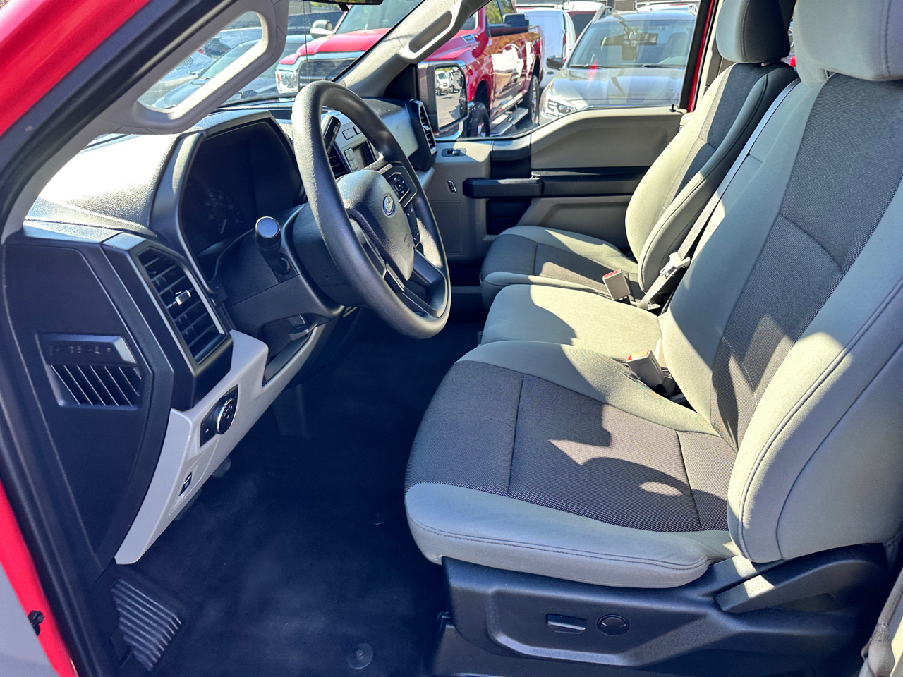 Ford F-150 XL 2WD SuperCab 6.5' Box 2019 Ford F-150 XL 2WD SuperCab 6.5' Box 2019