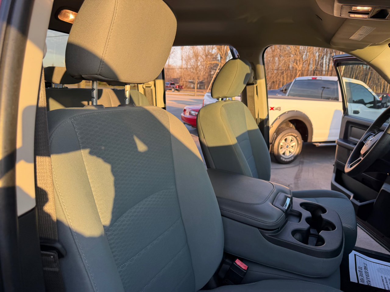 RAM 1500 Classic Express 4x4 Quad Cab 6'4" Box 2019