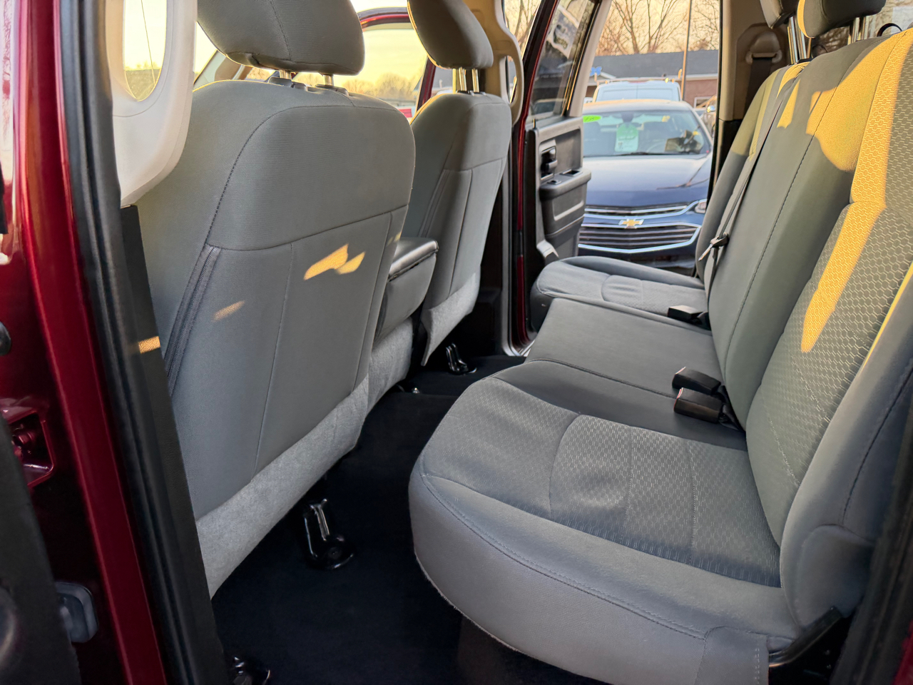 RAM 1500 Classic Express 4x4 Quad Cab 6'4" Box 2019