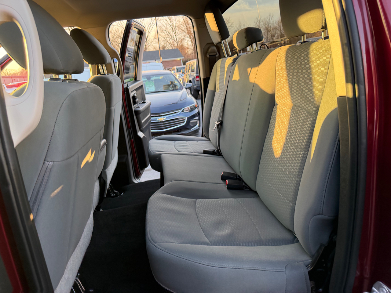 RAM 1500 Classic Express 4x4 Quad Cab 6'4" Box 2019