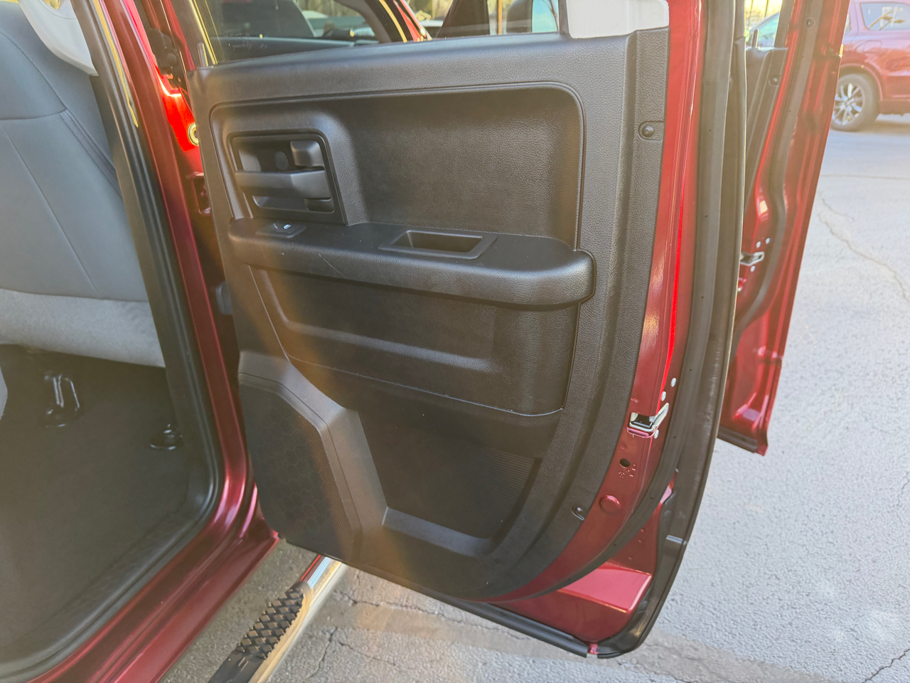 RAM 1500 Classic Express 4x4 Quad Cab 6'4" Box 2019