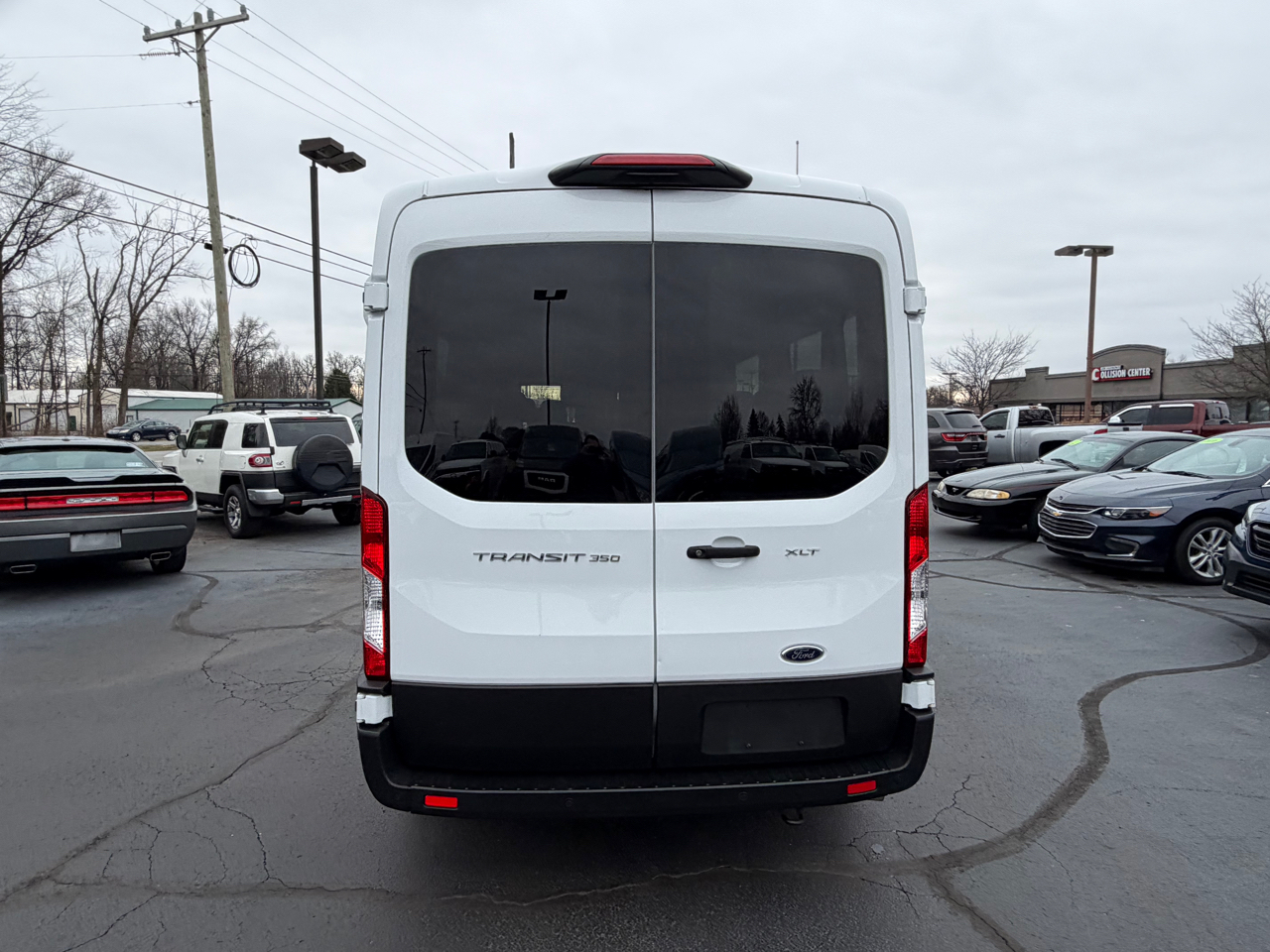 Ford Transit Passenger Wagon T-350 148" Med Roof XLT RWD 2023