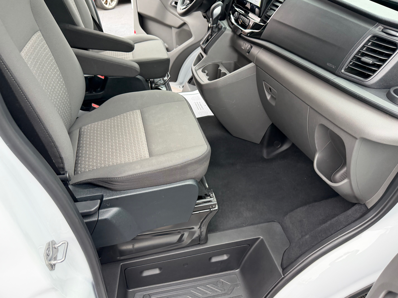 Ford Transit Passenger Wagon T-350 148" Med Roof XLT RWD 2023