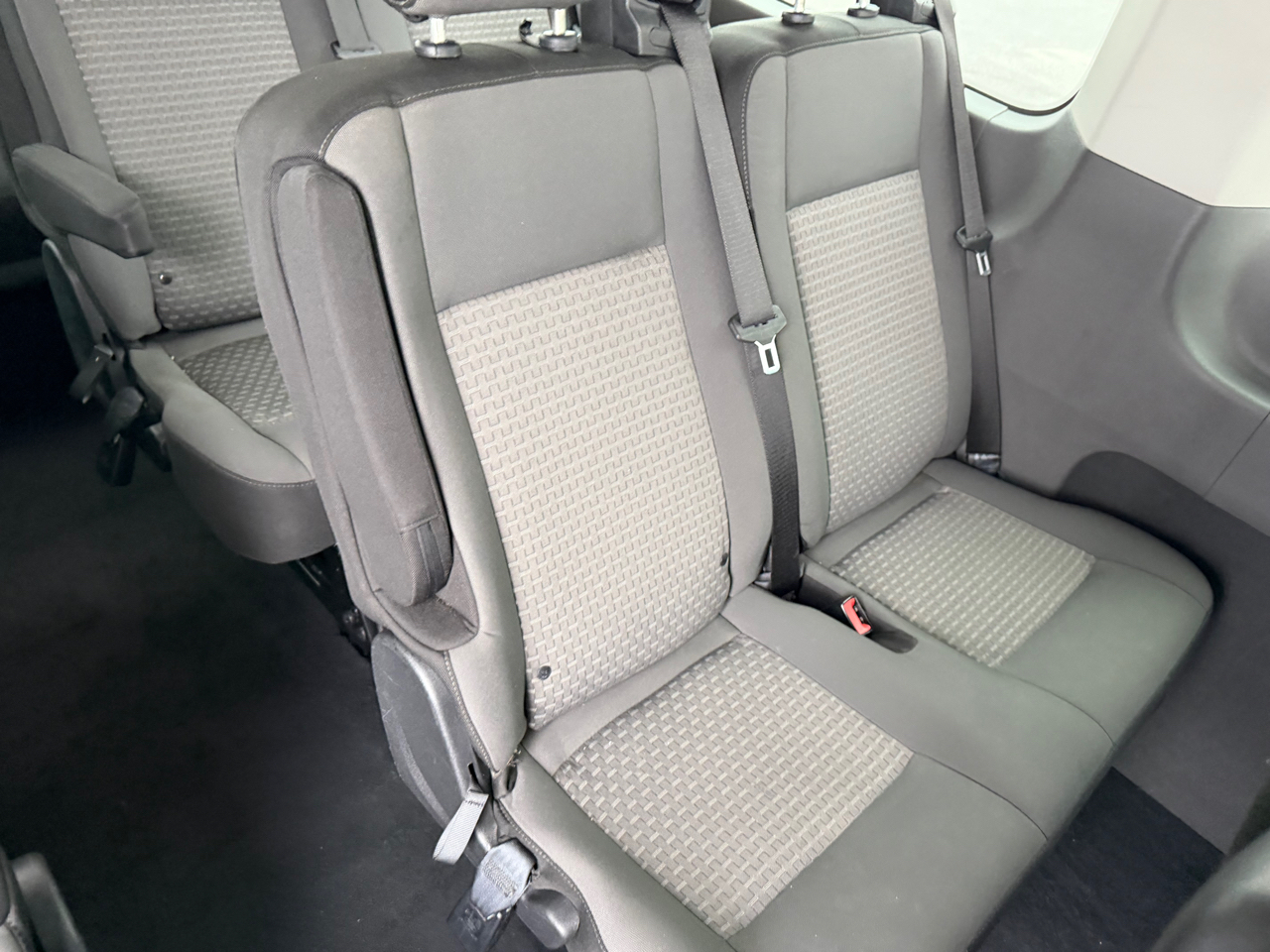 Ford Transit Passenger Wagon T-350 148" Med Roof XLT RWD 2023