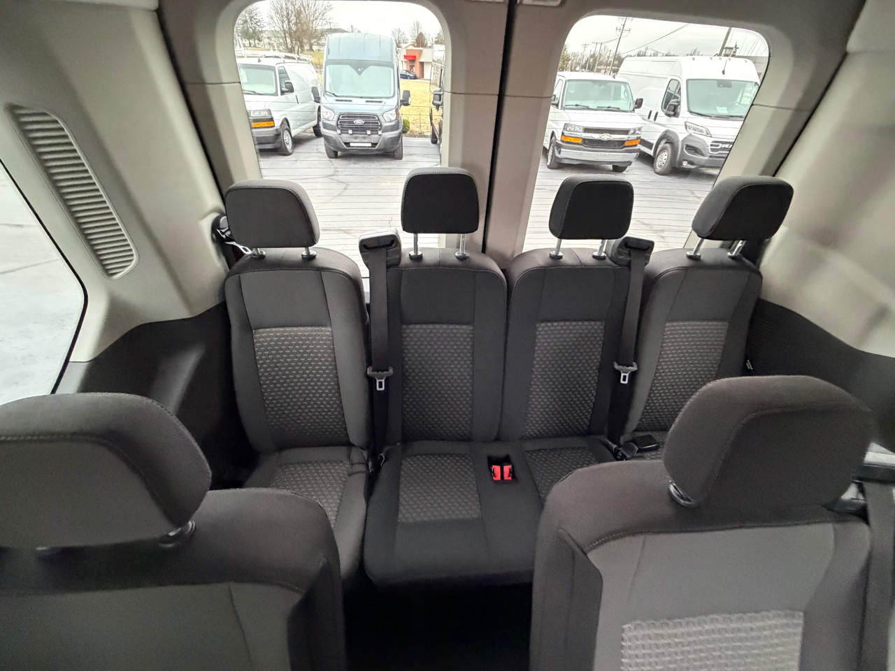 Ford Transit Passenger Wagon T-350 148" Med Roof XLT RWD 2023