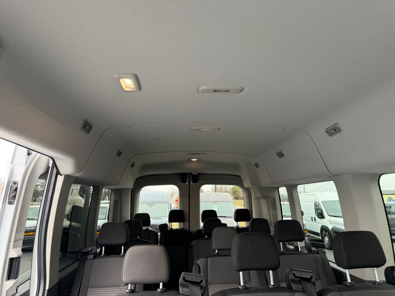 Ford Transit Passenger Wagon T-350 148" Med Roof XLT RWD 2023