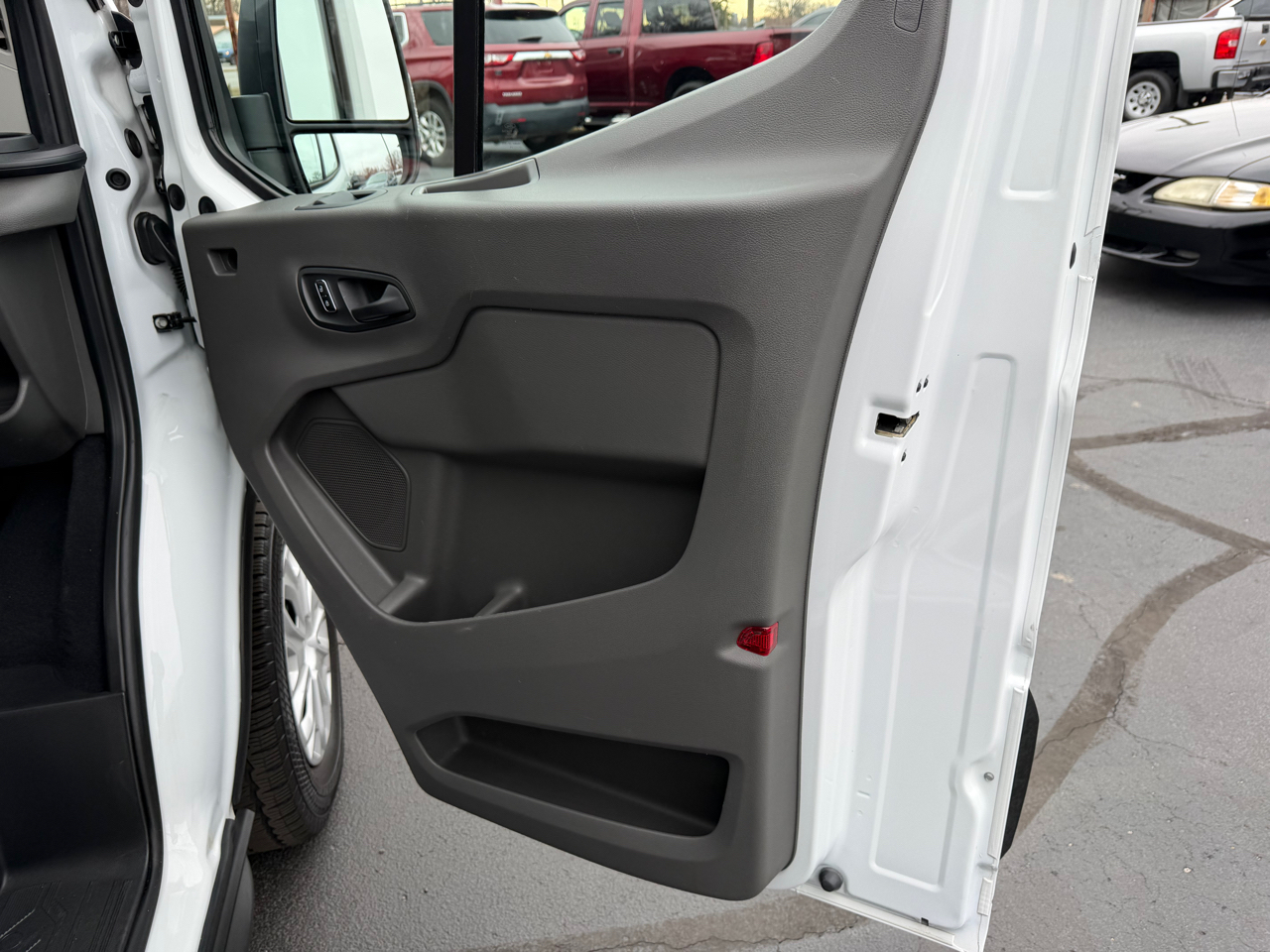 Ford Transit Passenger Wagon T-350 148" Med Roof XLT RWD 2023