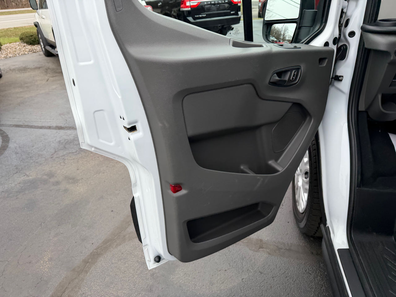 Ford Transit Passenger Wagon T-350 148" Med Roof XLT RWD 2023