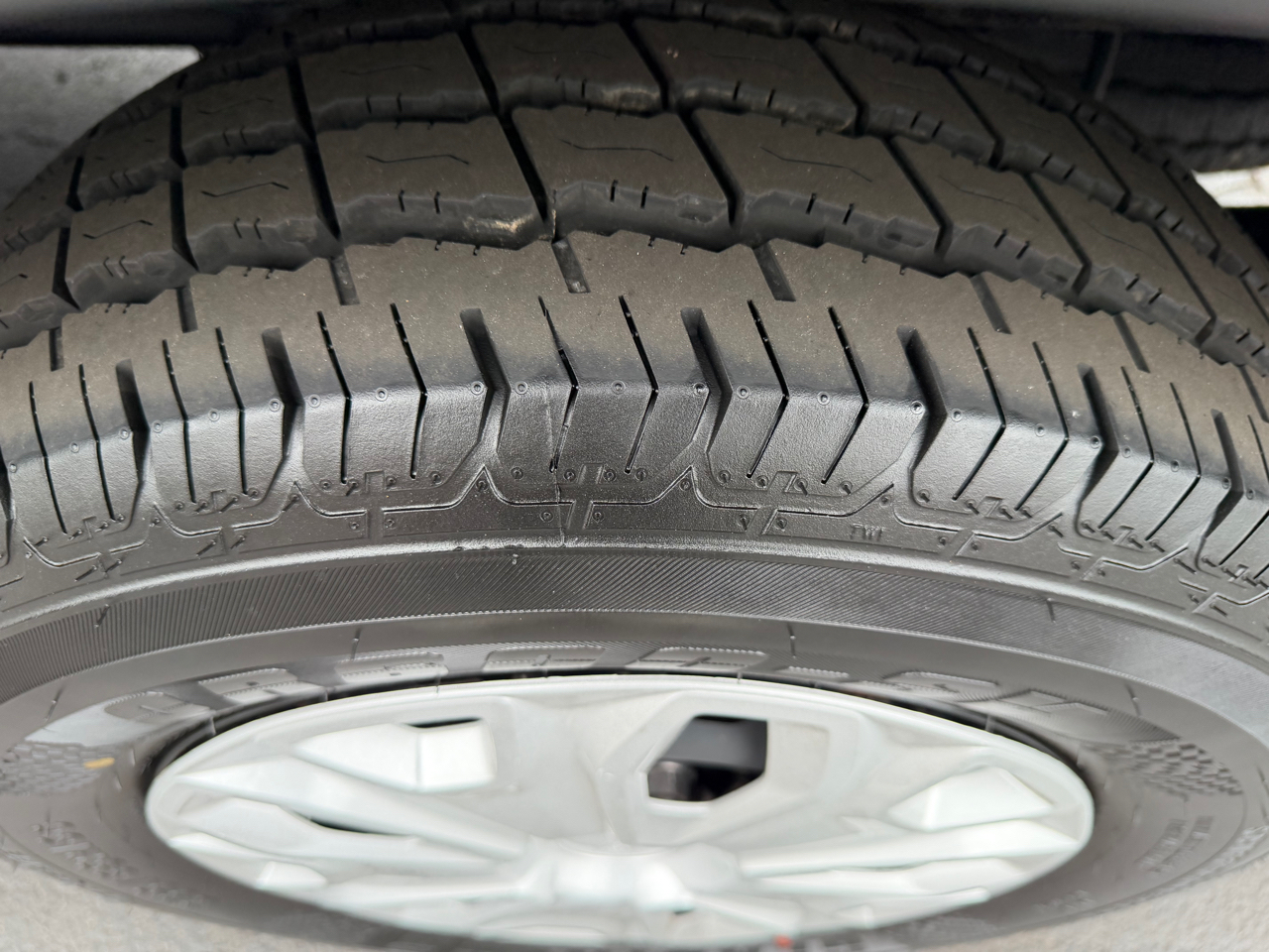 Ford Transit Passenger Wagon T-350 148" Med Roof XLT RWD 2023