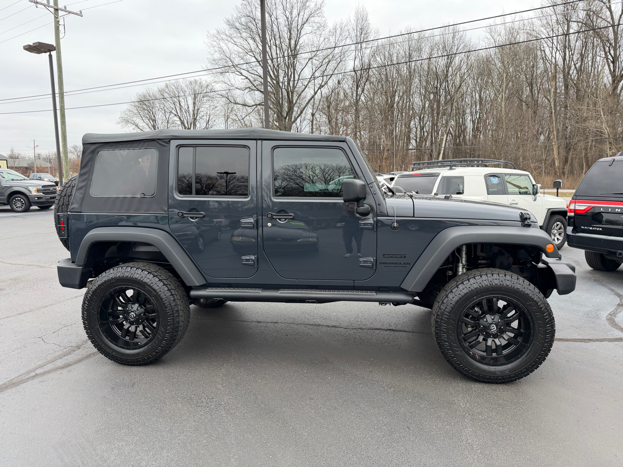 Jeep Wrangler Unlimited 4WD 4dr Sport 2016