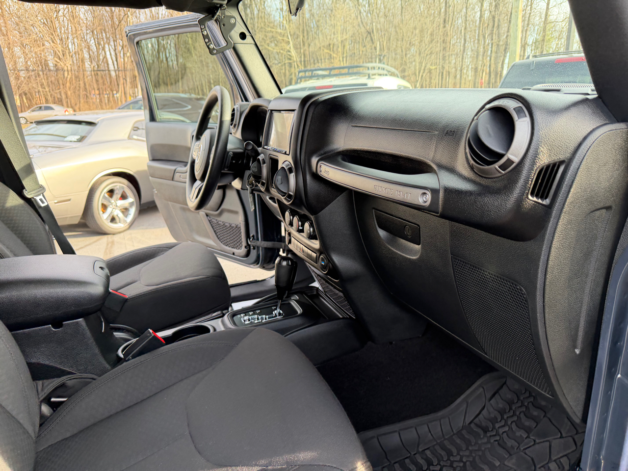 Jeep Wrangler Unlimited 4WD 4dr Sport 2016