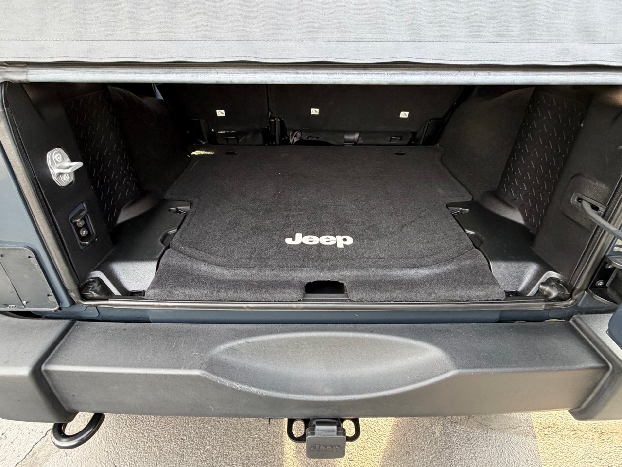 Jeep Wrangler Unlimited 4WD 4dr Sport 2016