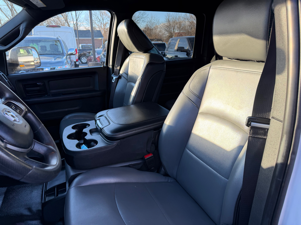 RAM 2500 Tradesman 4x2 Crew Cab 8' Box 2022