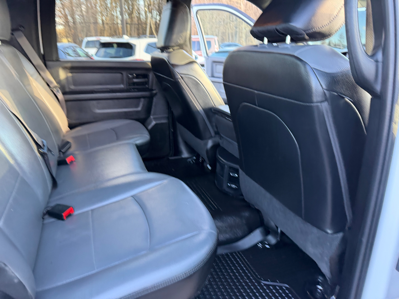 RAM 2500 Tradesman 4x2 Crew Cab 8' Box 2022