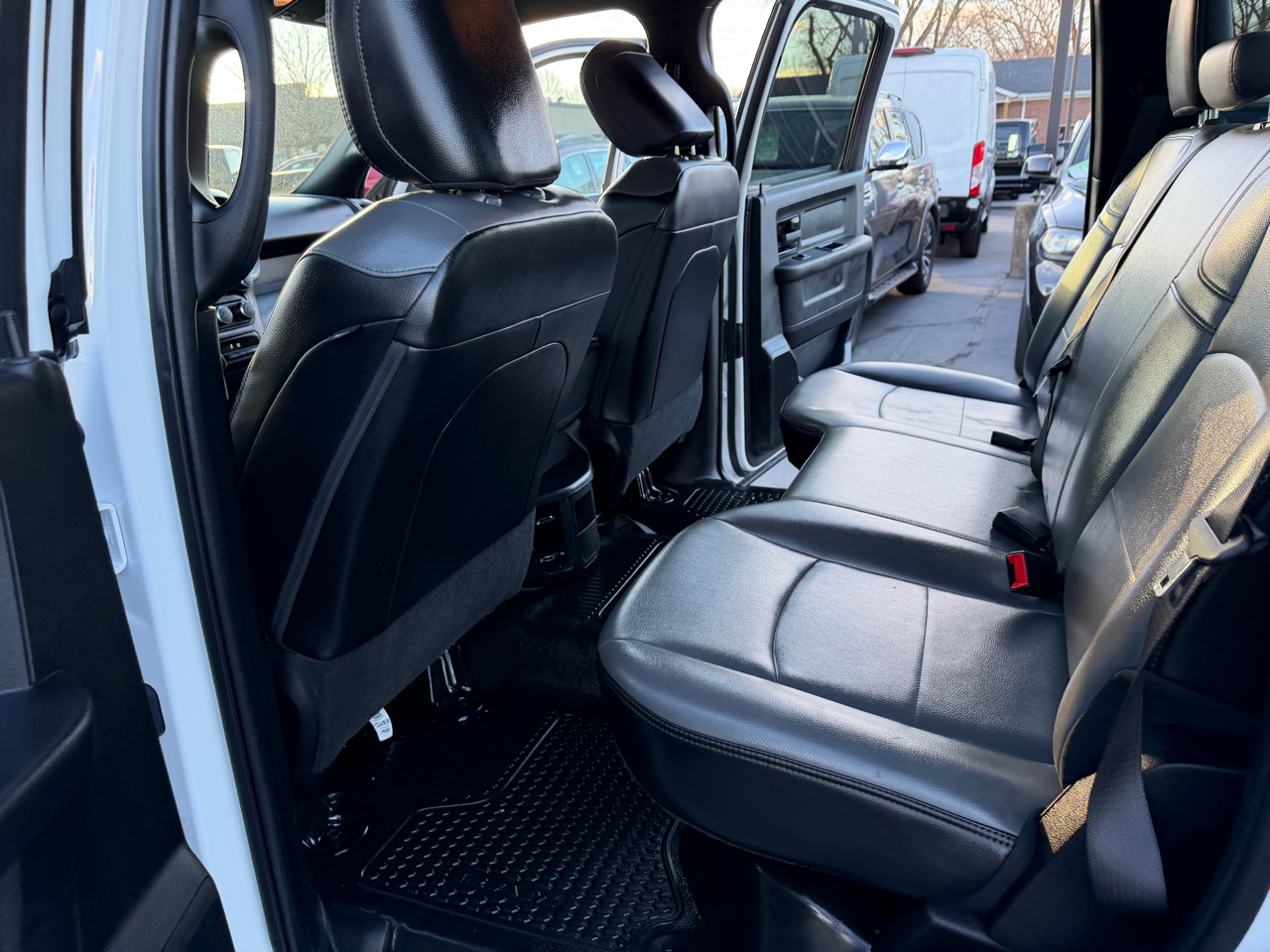 RAM 2500 Tradesman 4x2 Crew Cab 8' Box 2022