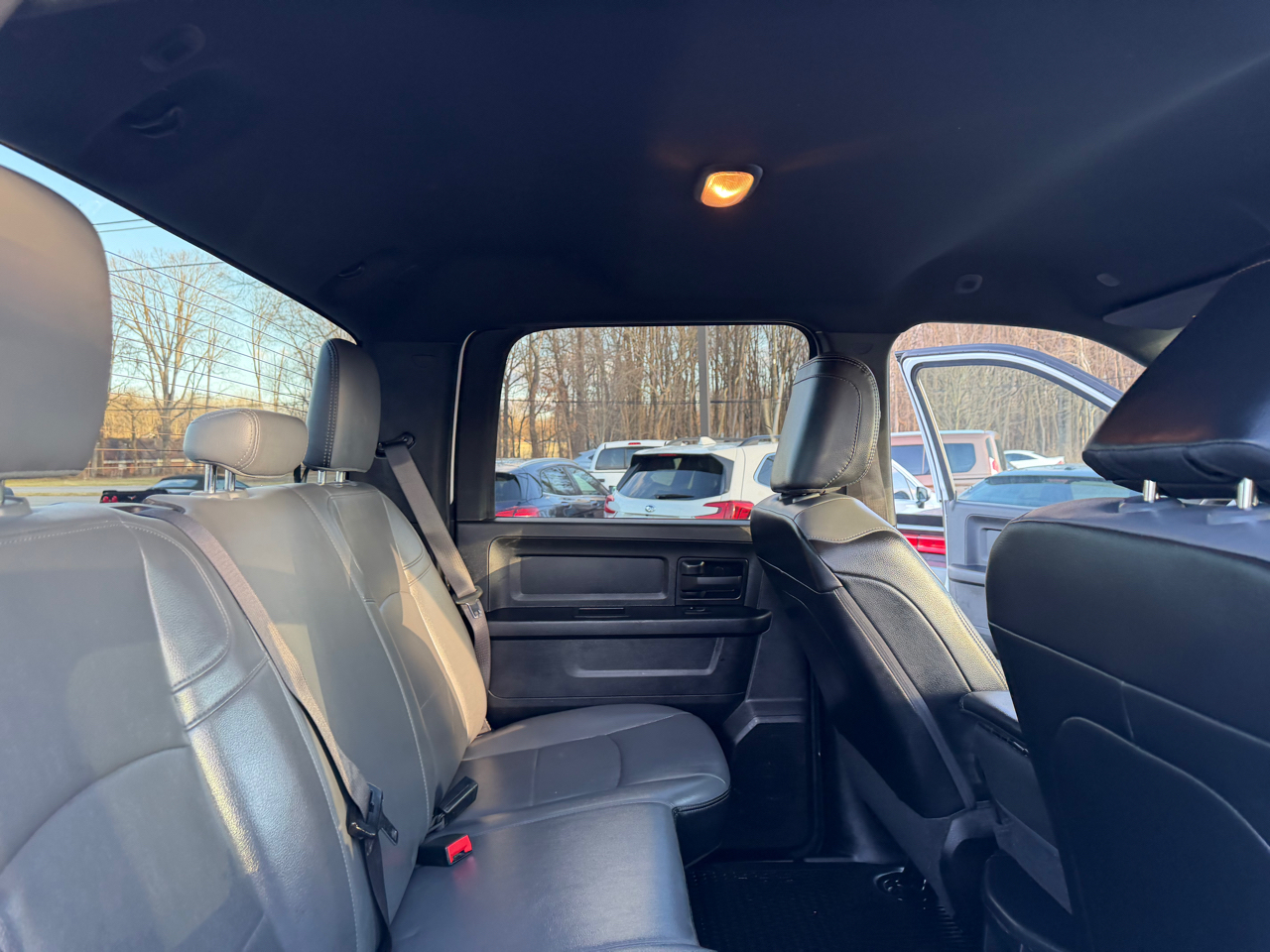 RAM 2500 Tradesman 4x2 Crew Cab 8' Box 2022