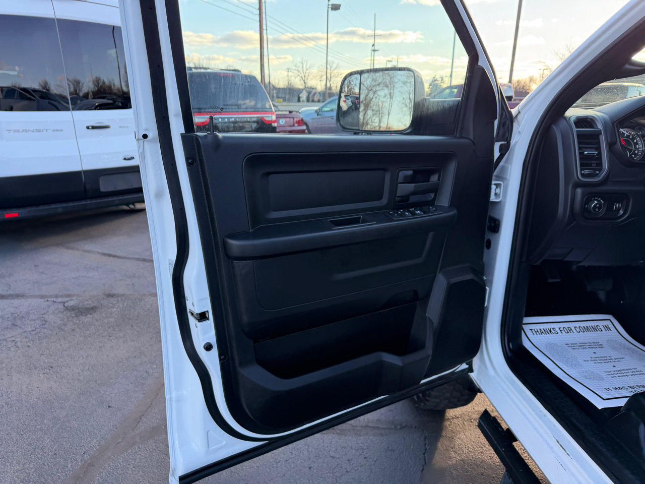 RAM 2500 Tradesman 4x2 Crew Cab 8' Box 2022