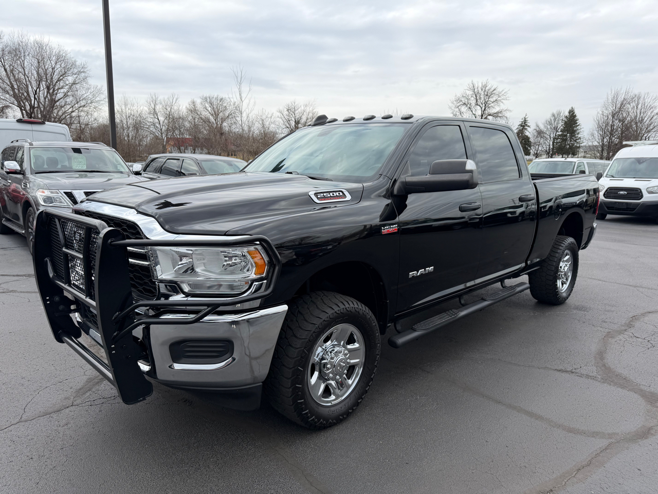 RAM 2500 Tradesman 4x4 Crew Cab 6'4" Box 2020