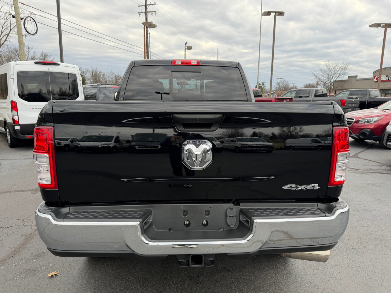RAM 2500 Tradesman 4x4 Crew Cab 6'4" Box 2020