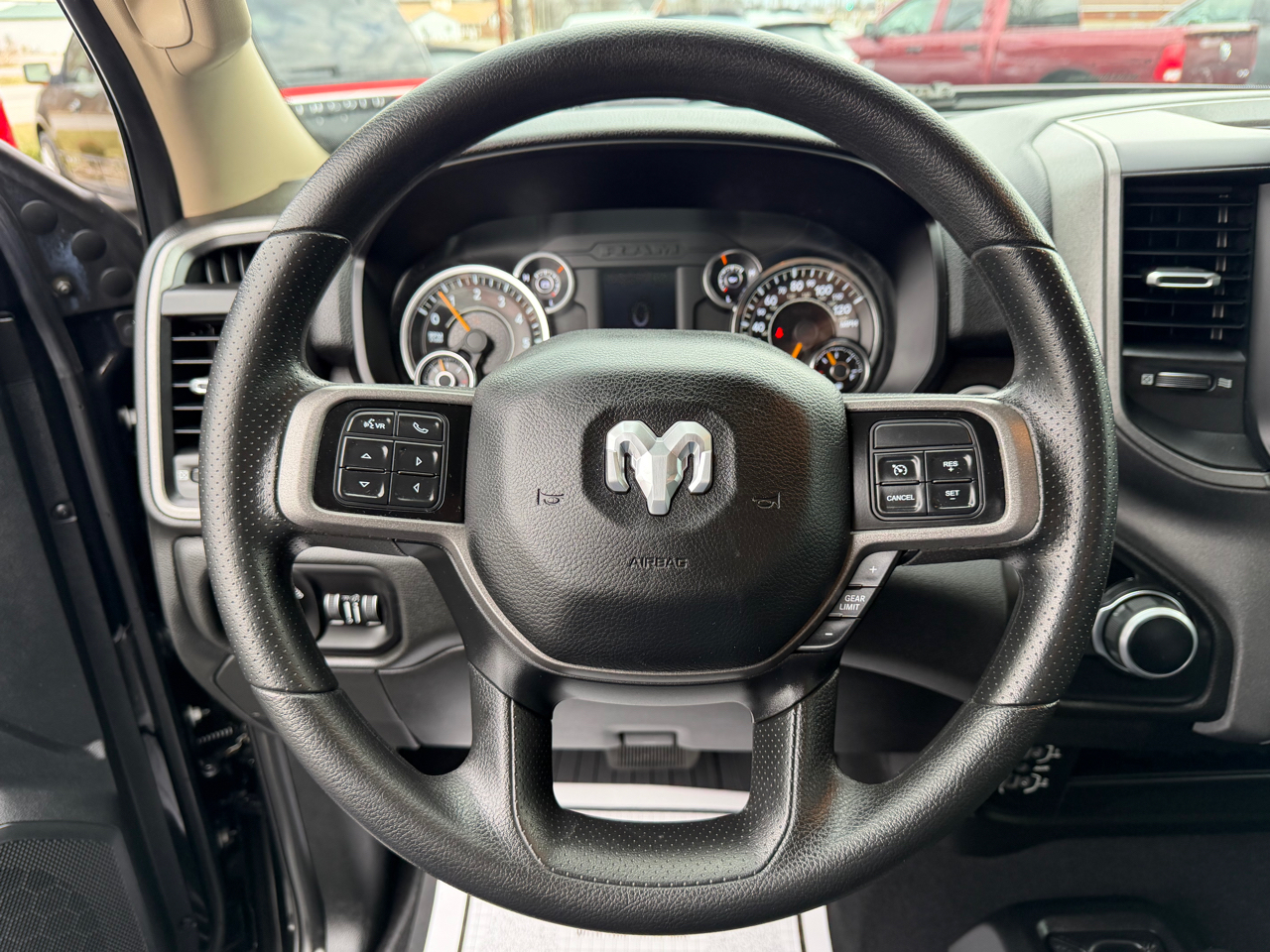 RAM 2500 Tradesman 4x4 Crew Cab 6'4" Box 2020