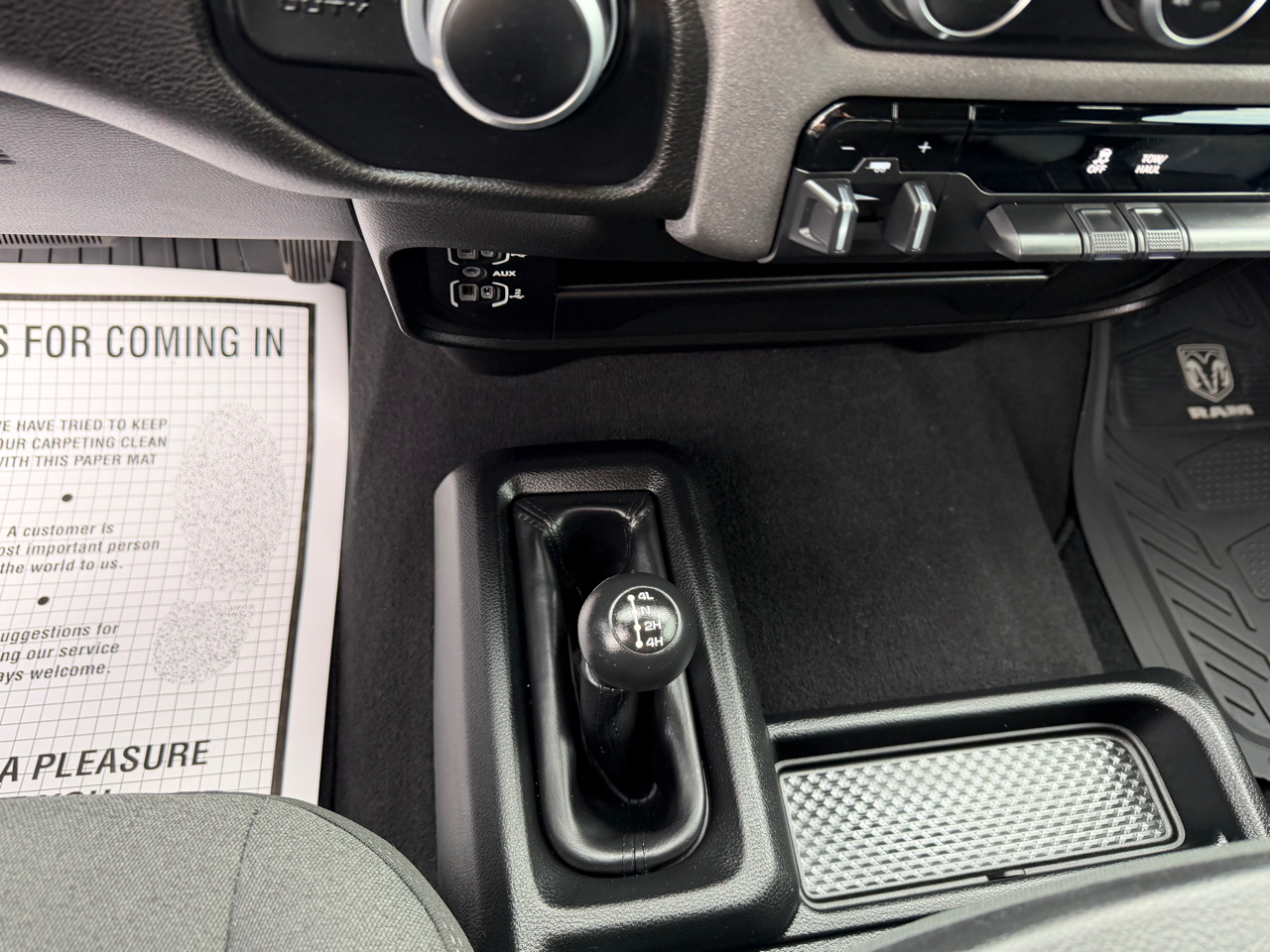 RAM 2500 Tradesman 4x4 Crew Cab 6'4" Box 2020