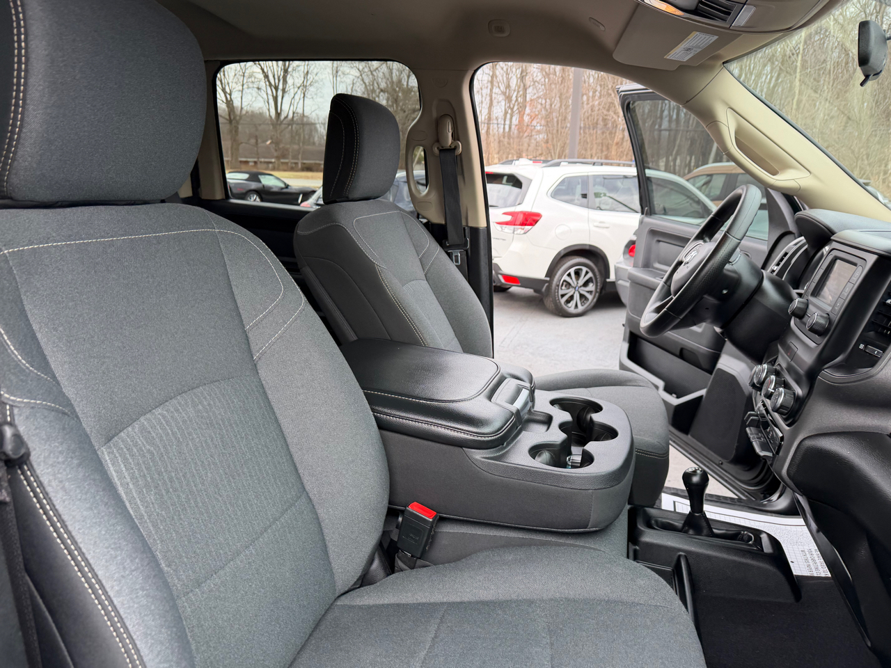 RAM 2500 Tradesman 4x4 Crew Cab 6'4" Box 2020