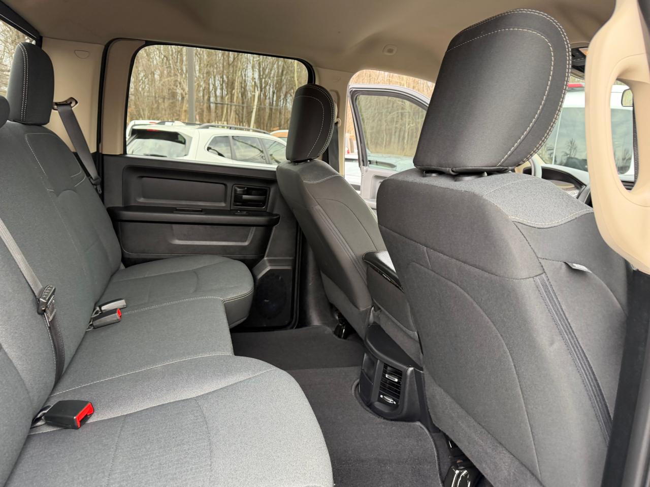 RAM 2500 Tradesman 4x4 Crew Cab 6'4" Box 2020