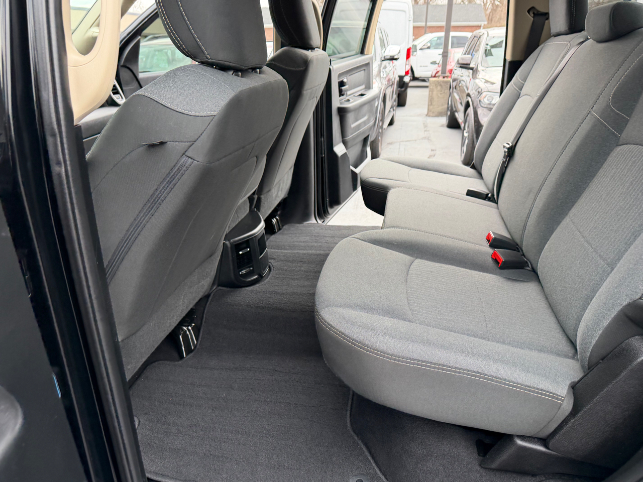 RAM 2500 Tradesman 4x4 Crew Cab 6'4" Box 2020