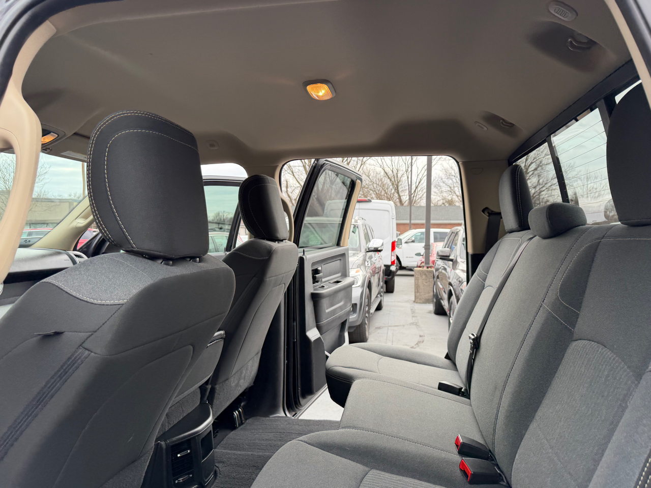 RAM 2500 Tradesman 4x4 Crew Cab 6'4" Box 2020