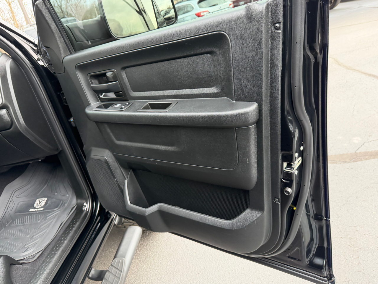 RAM 2500 Tradesman 4x4 Crew Cab 6'4" Box 2020