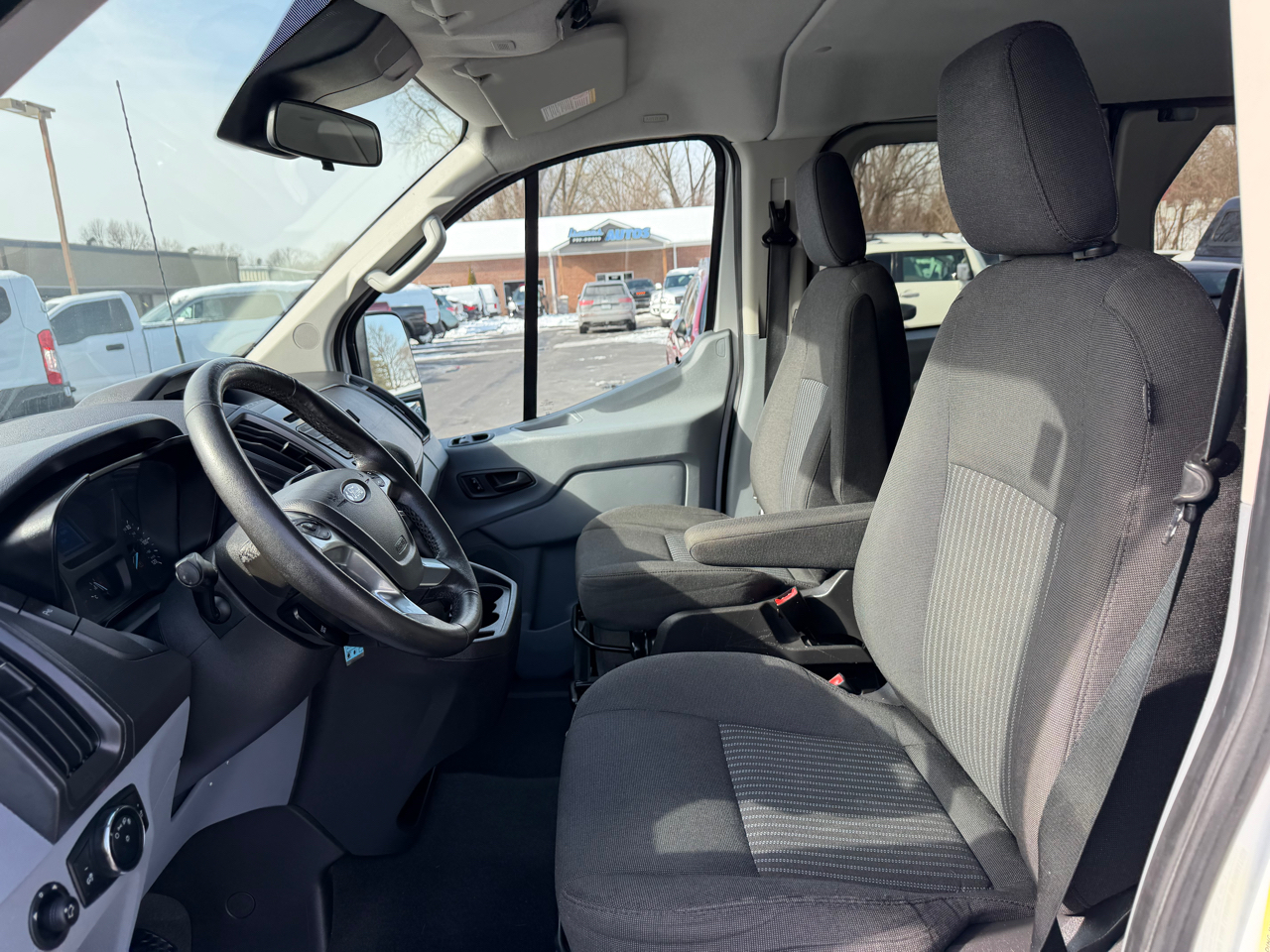 Ford Transit Wagon T-350 148" Low Roof XLT Swing-Out RH Dr 2016