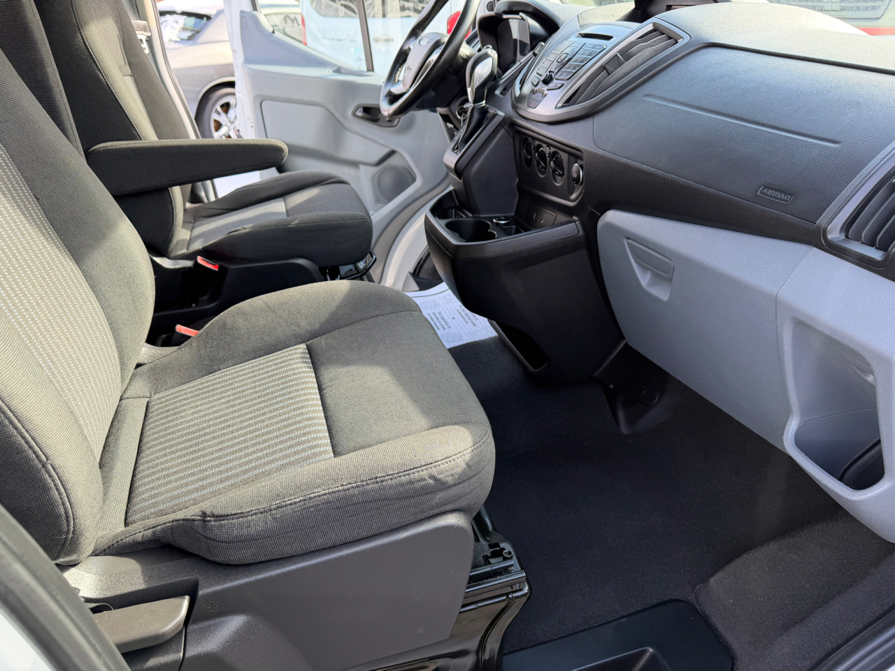 Ford Transit Wagon T-350 148" Low Roof XLT Swing-Out RH Dr 2016