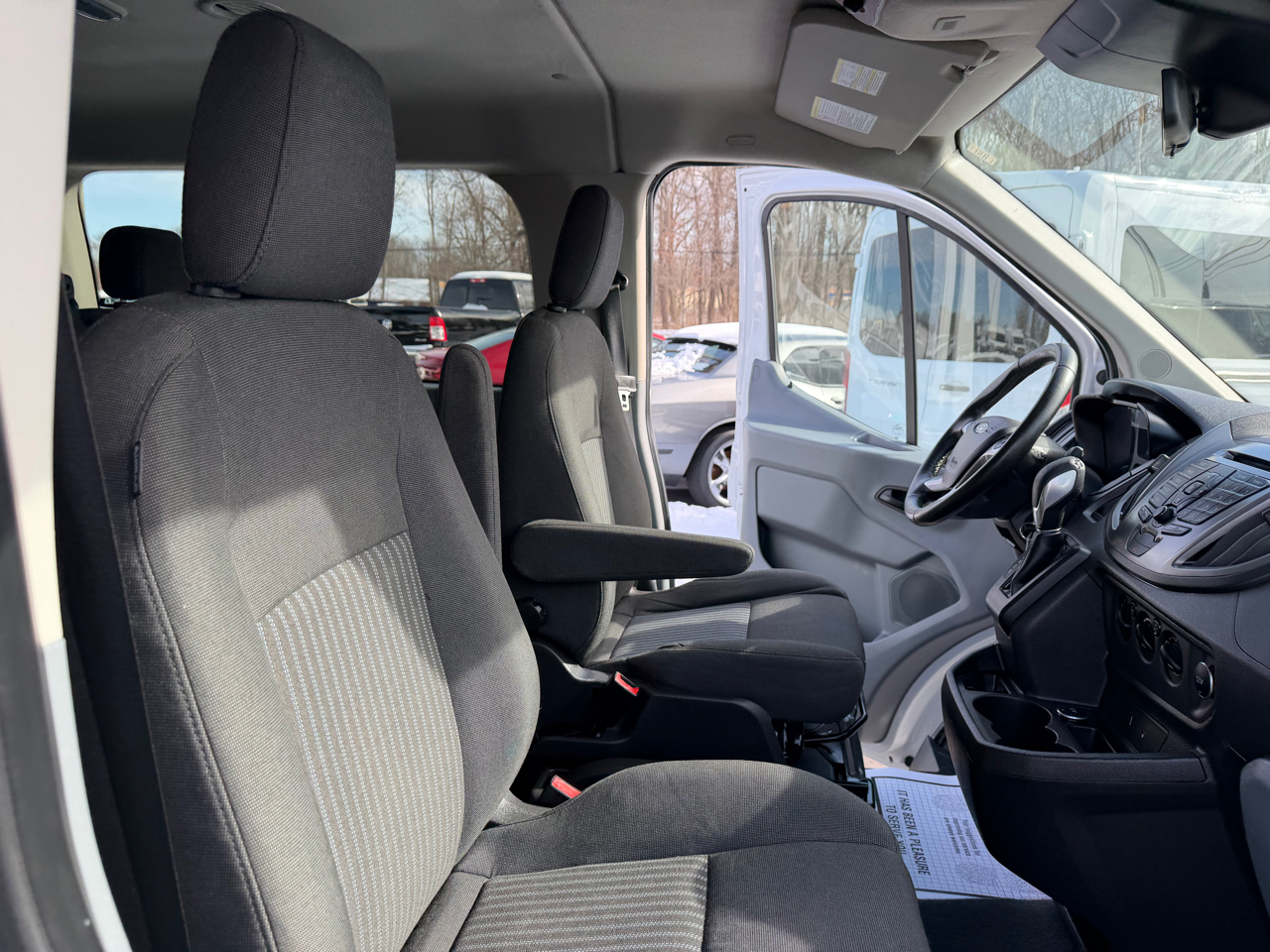 Ford Transit Wagon T-350 148" Low Roof XLT Swing-Out RH Dr 2016