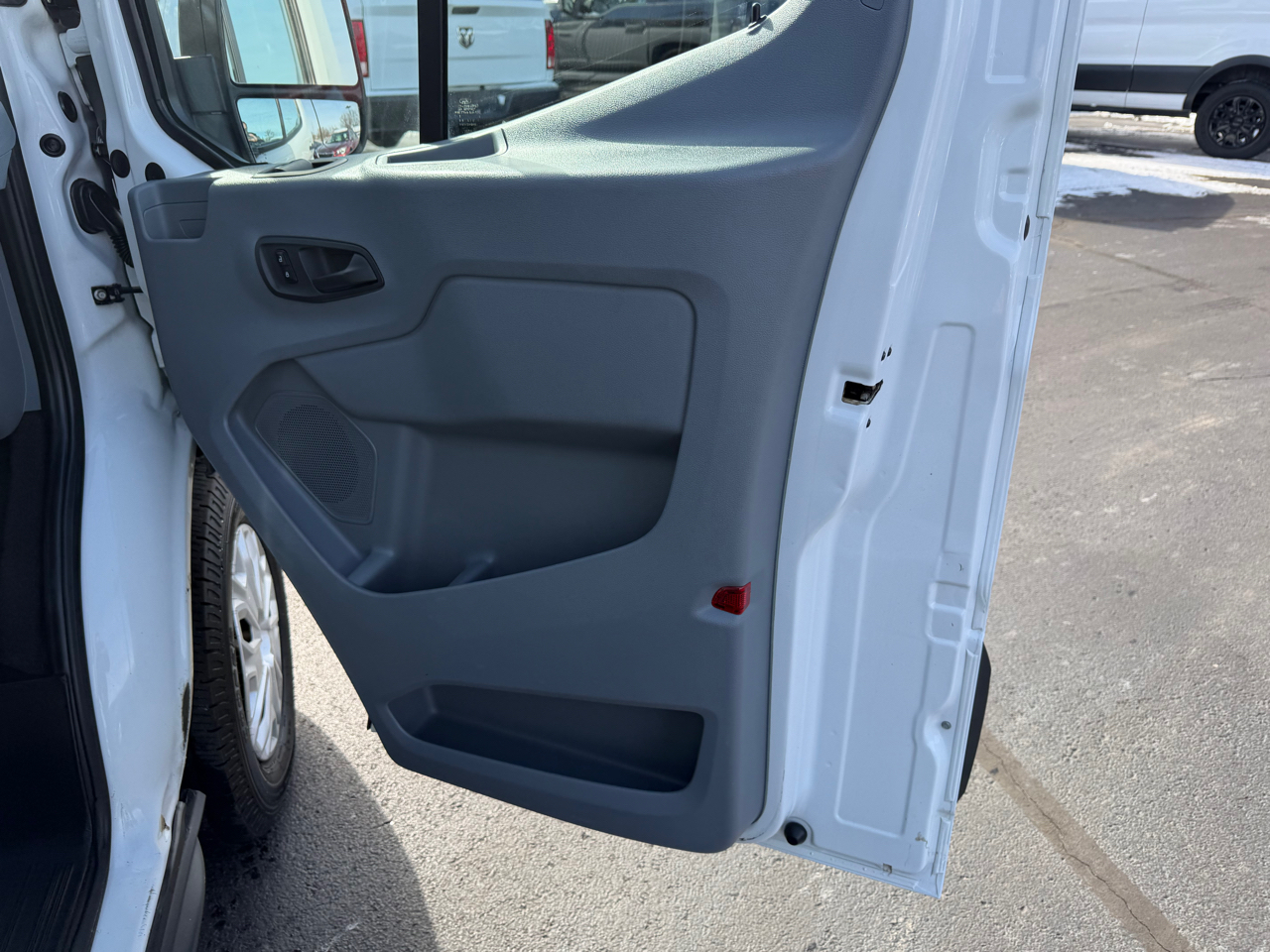 Ford Transit Wagon T-350 148" Low Roof XLT Swing-Out RH Dr 2016