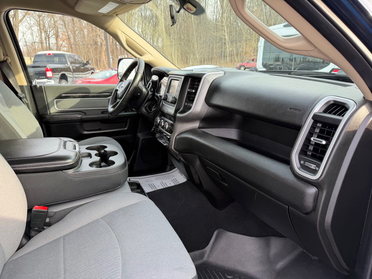 RAM 2500 Big Horn 4x4 Crew Cab 6'4" Box 2019