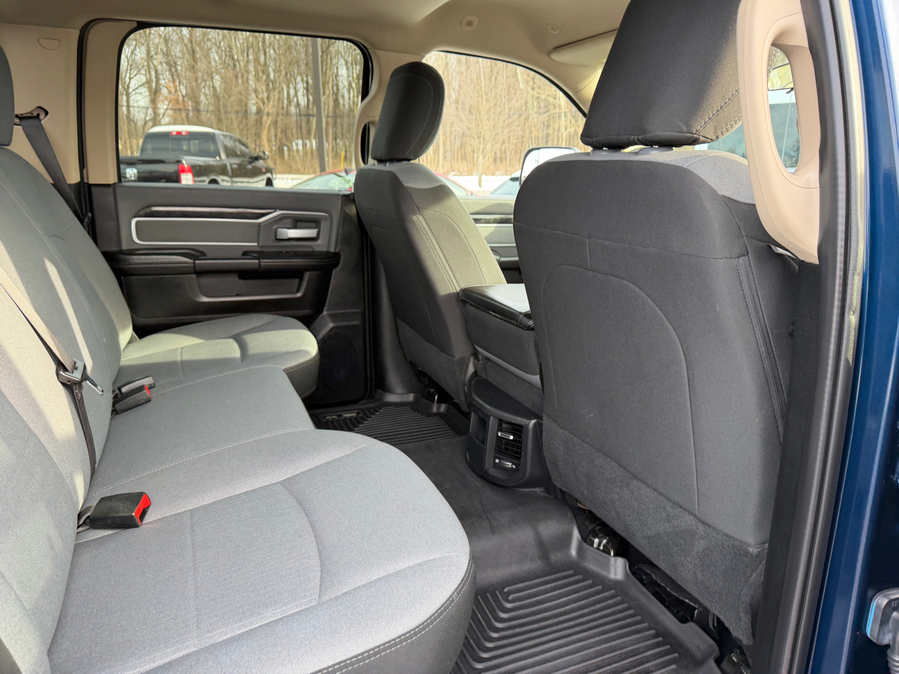 RAM 2500 Big Horn 4x4 Crew Cab 6'4" Box 2019