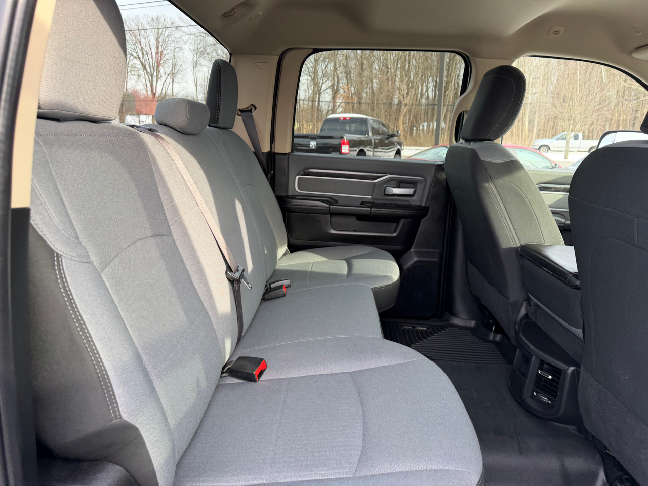 RAM 2500 Big Horn 4x4 Crew Cab 6'4" Box 2019