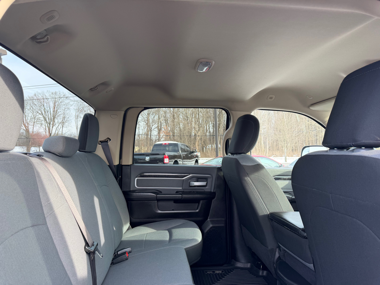 RAM 2500 Big Horn 4x4 Crew Cab 6'4" Box 2019