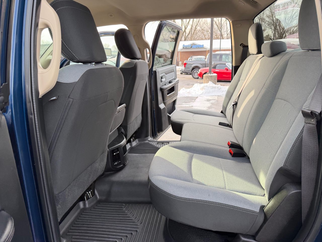 RAM 2500 Big Horn 4x4 Crew Cab 6'4" Box 2019