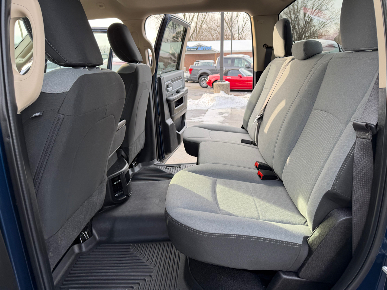 RAM 2500 Big Horn 4x4 Crew Cab 6'4" Box 2019